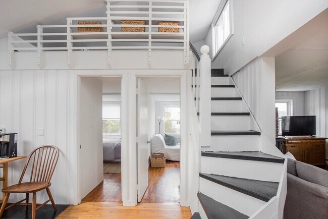 Building Photo - 43 Bayview Rd