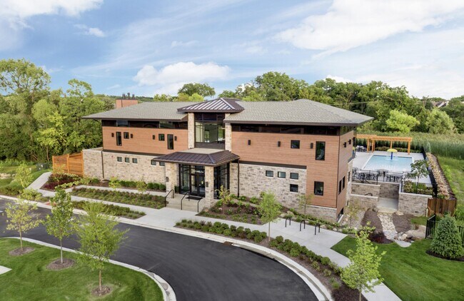Building Photo - 2822 Purley Ave