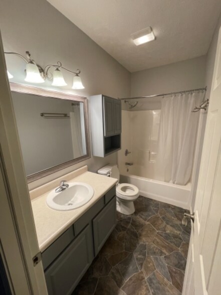 Building Photo - 3730 Tesla Dr
