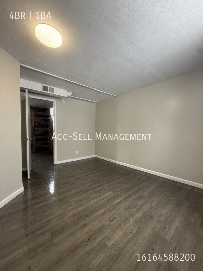 Building Photo - 5231 Rich-