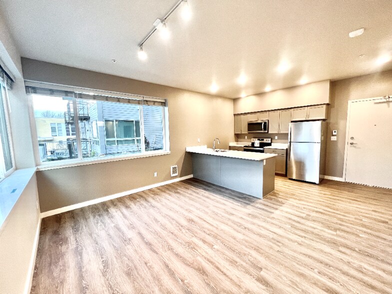 Building Photo - 2330 Yakima Ct