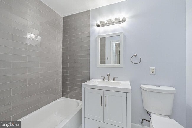 Building Photo - 7046 Leestone St