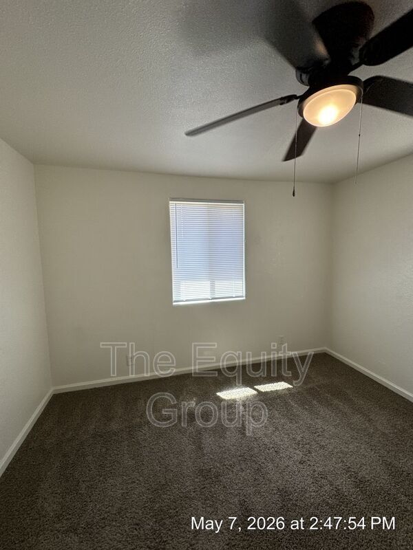 Building Photo - 932.5 W Goshen Ave