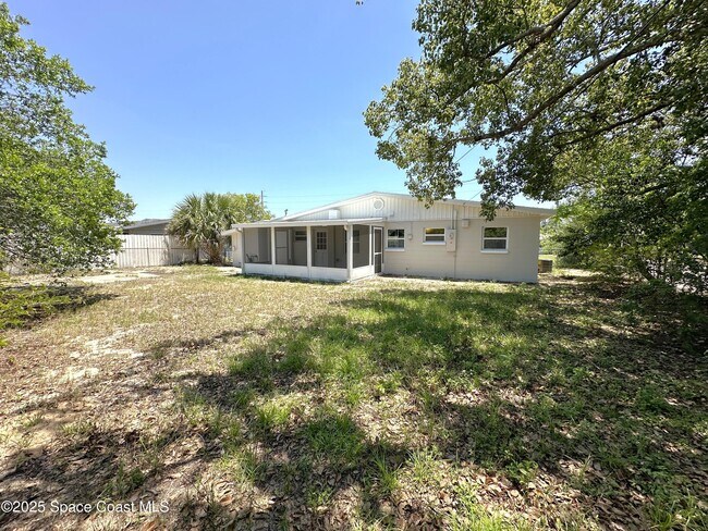 Building Photo - 4440 Stuart Ave
