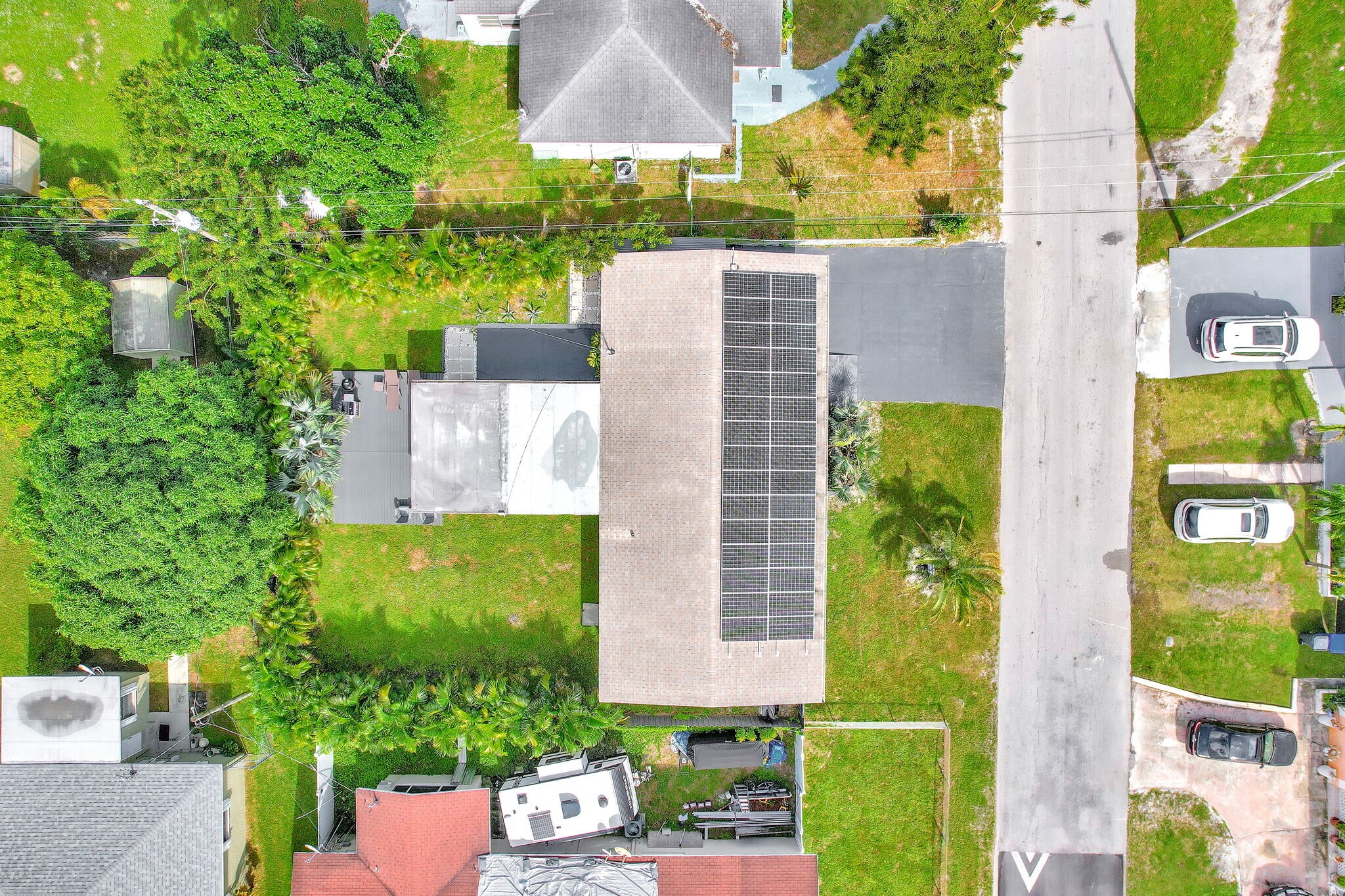 Building Photo - 1420 S 24th Ter