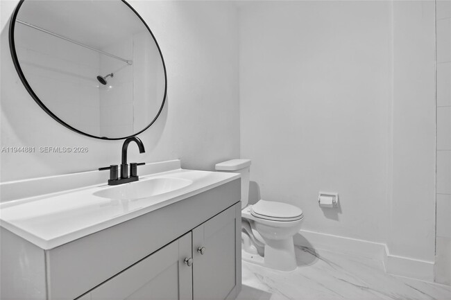 Building Photo - 5731 NE 18th Ave