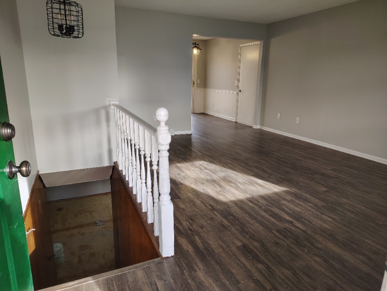 Building Photo - 2634 Randall Ave NW