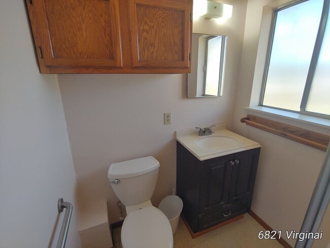 Building Photo - Rental on Cobb Mountain !