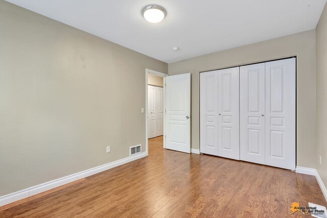 Building Photo - Campbell Four Bedroom Home with Garage