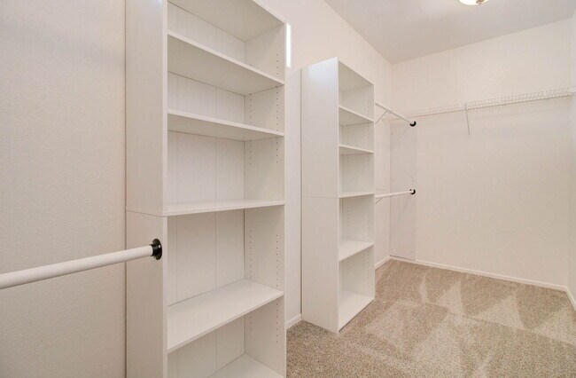 Building Photo - 5945 N 73rd Dr