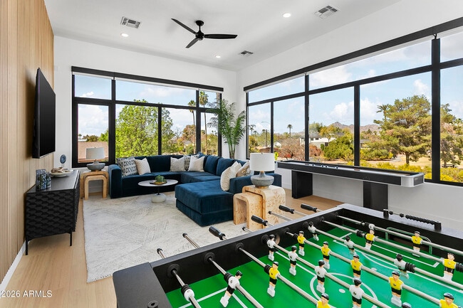 Building Photo - 4207 E Campbell Ave