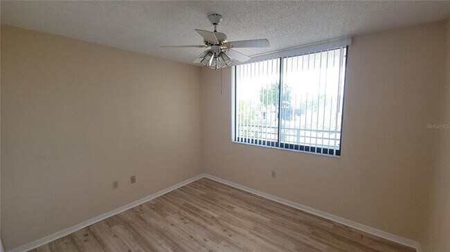 Building Photo - 2424 W Tampa Cir