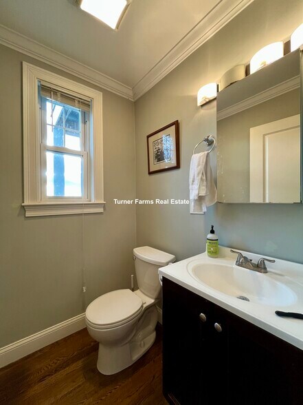 Building Photo - 47 Beech Glen St