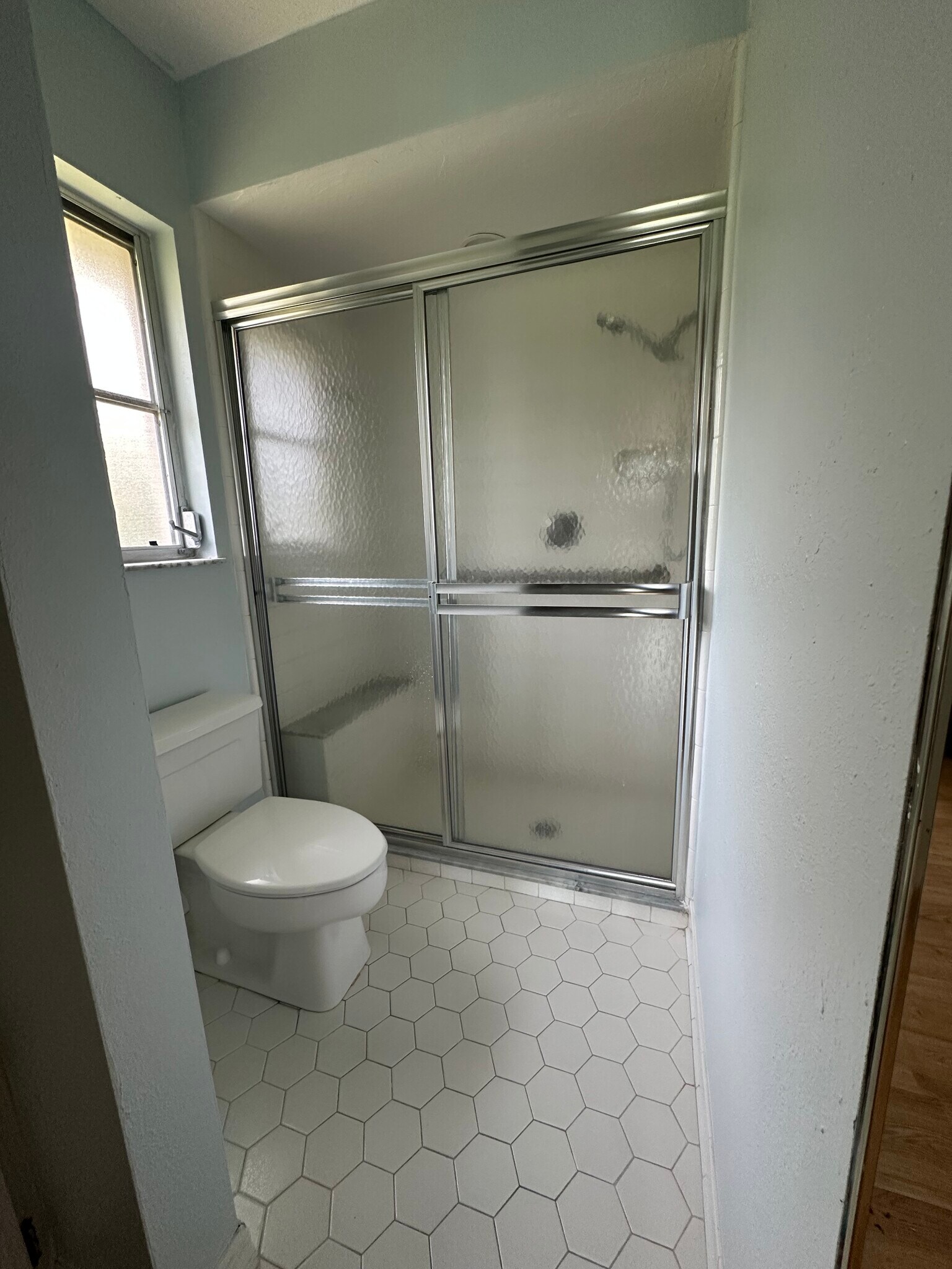 Master bath - 18637 Lake Worth Blvd