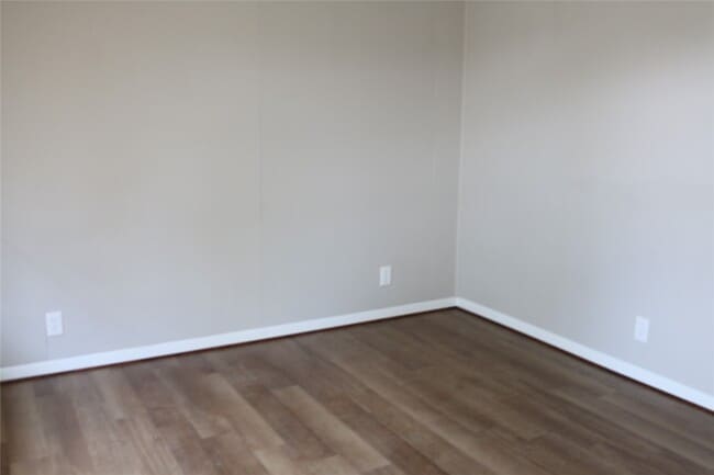 Building Photo - 402 Bacon St