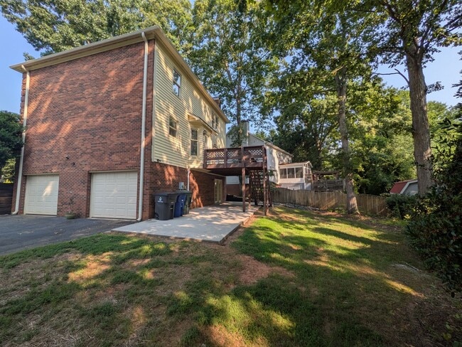 Building Photo - 2251 Nettlebrook Dr