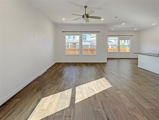 Building Photo - 1245 Westborough Ln