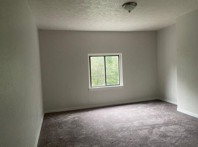 Building Photo - 29 Lawn St