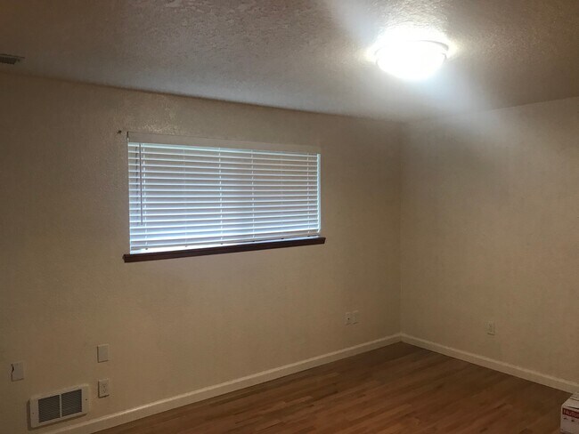 Building Photo - 3 Bed 1.75 Bath SFR Rambler Everett