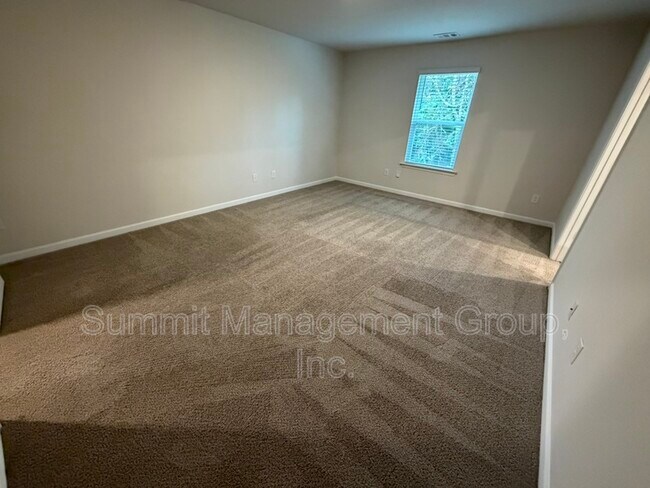 Building Photo - 219 Limestone Cir