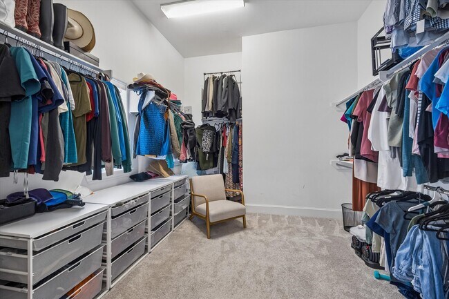 Building Photo - 3302 W 12th St