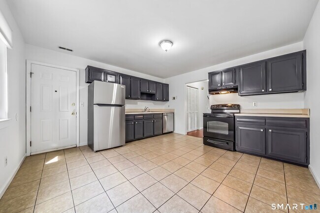 Building Photo - 14 Ferris Ave