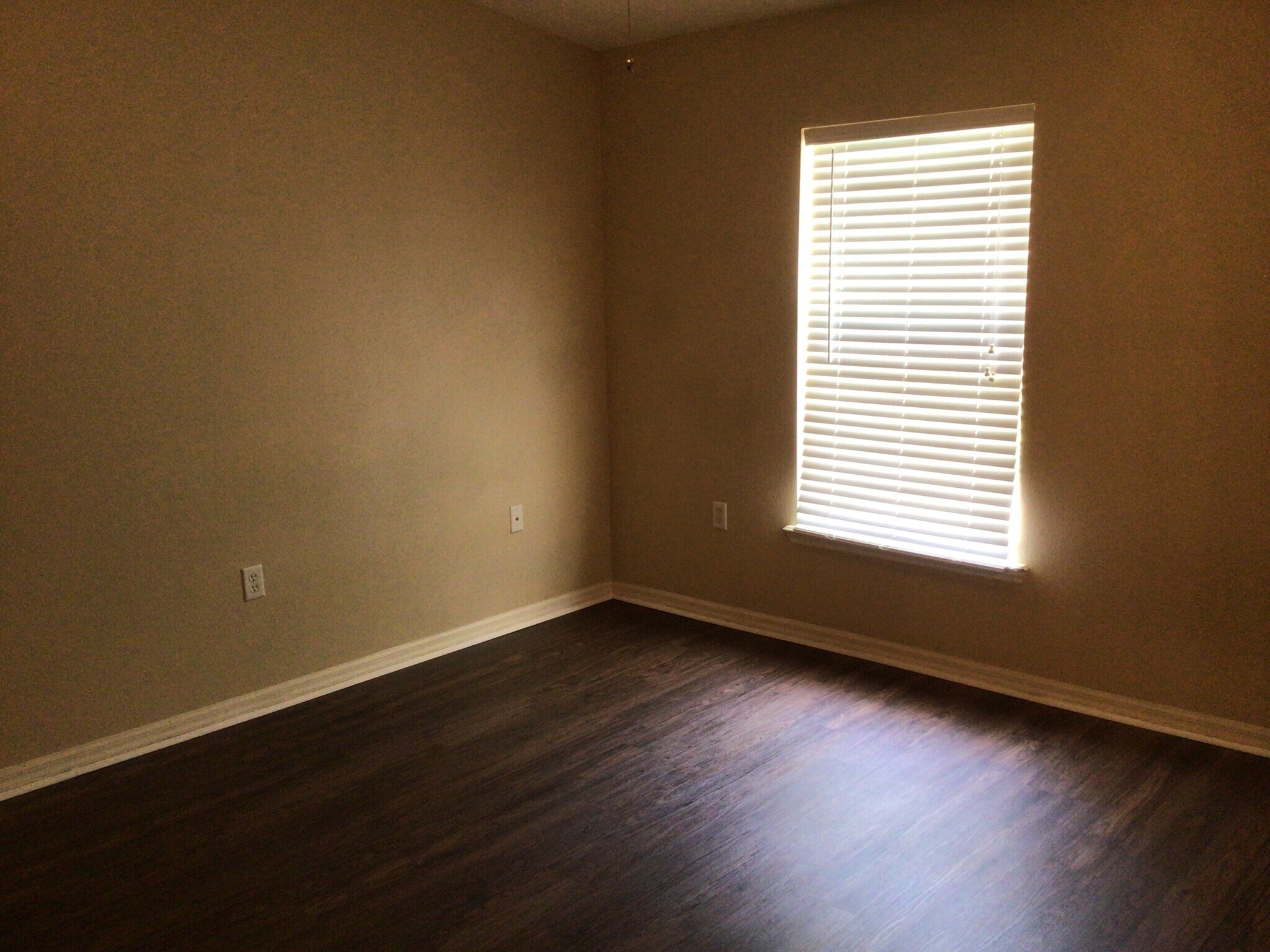 Building Photo - 3293 Carlotta Rd