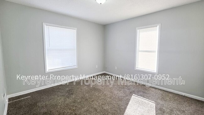 Building Photo - 142 N Bellaire Ave