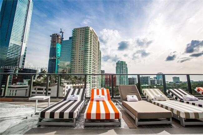 Building Photo - 1300 S Miami Ave