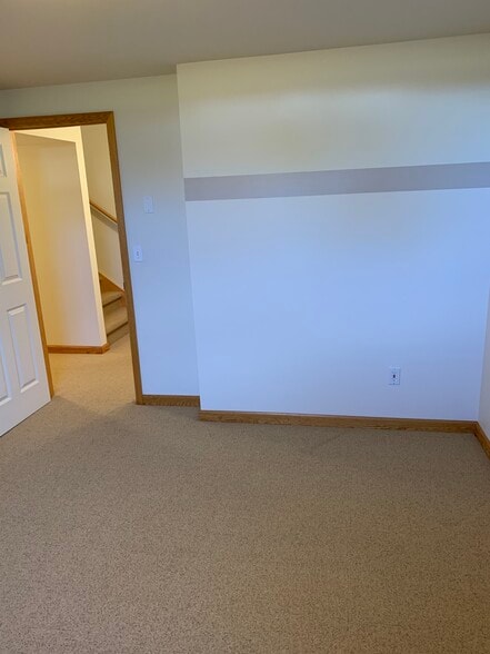 Building Photo - 7 Indian Paintbrush Dr