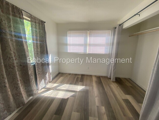 Building Photo - Unique Duplex on the South Side of Carson City - Near Tons of Shopping