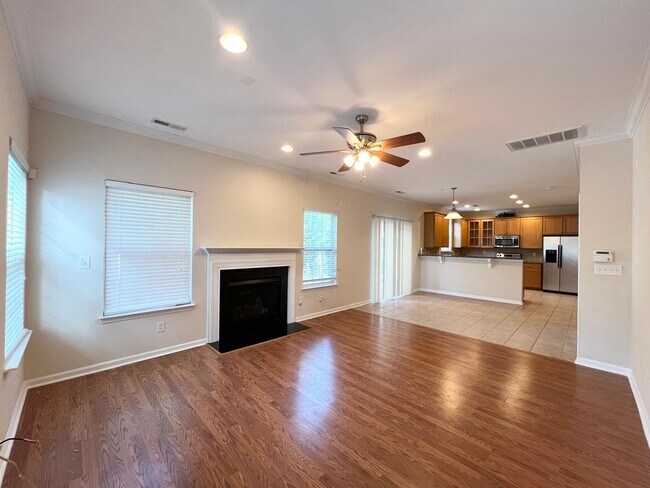Building Photo - 10501 Dominion Village Dr