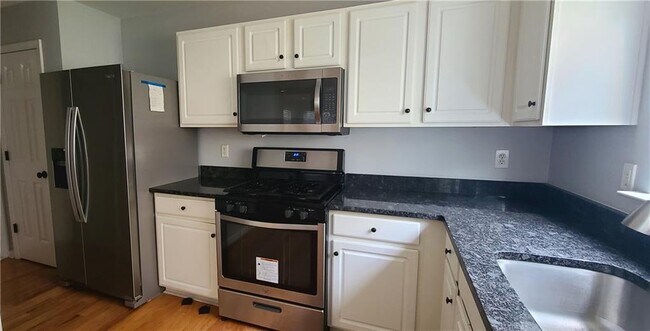 Building Photo - 790 Windcroft Cir NW