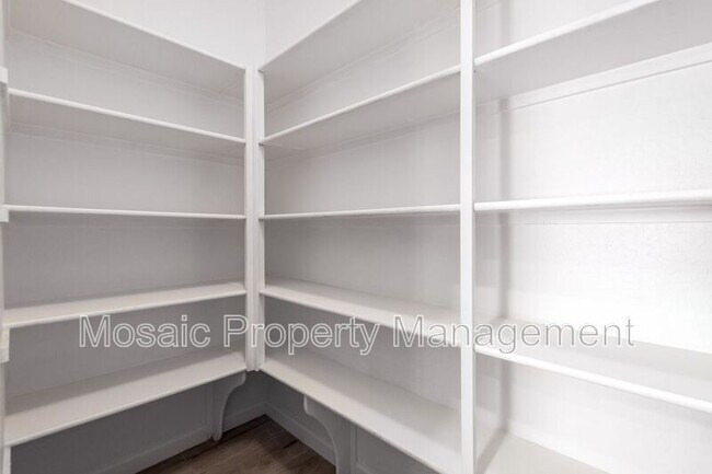 Building Photo - 35565 N Bandolier Dr