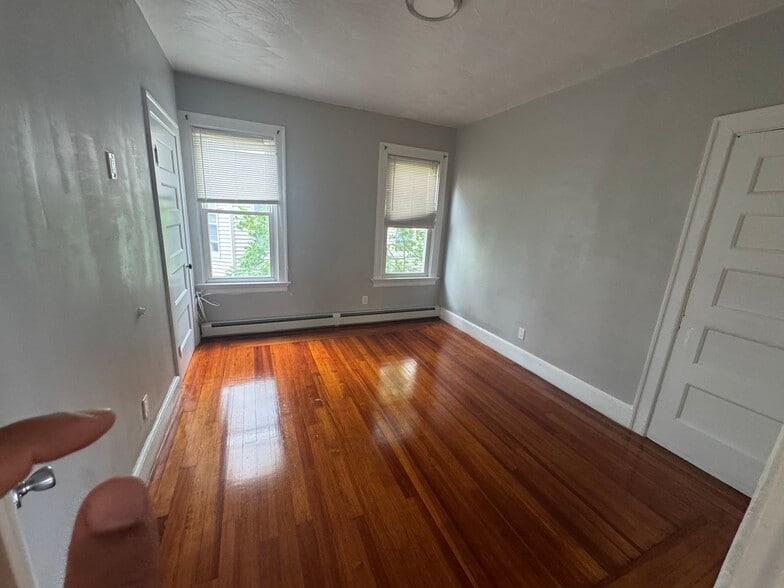 Bedroom 1 - 47 Vineyard St