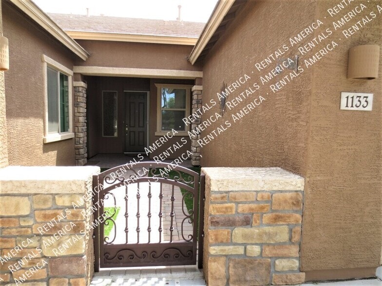 Building Photo - 1133 E Buckingham Ave