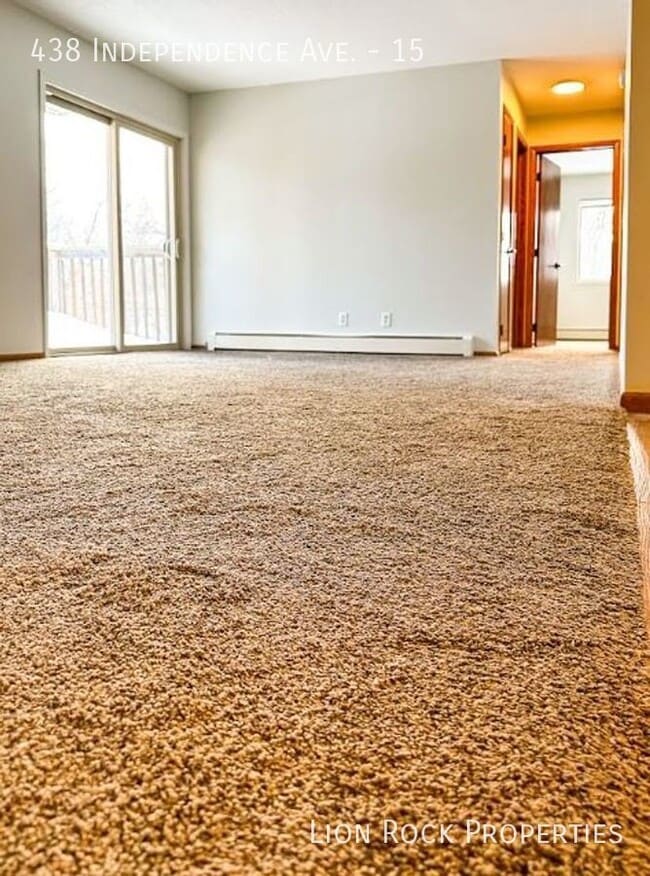 Building Photo - Charming Two Bedroom with Balcony in Quiet...