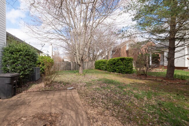 Building Photo - 3004 Helmsdale Ln
