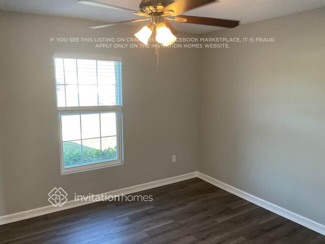 Building Photo - 886 SW Del Rio Blvd