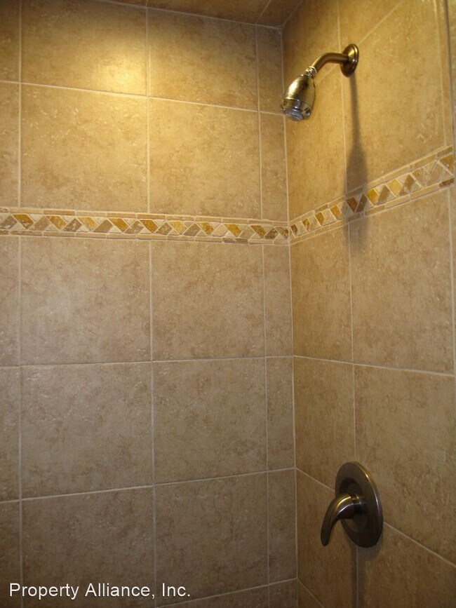 Building Photo - 5 br, 4 bath House - 115 Aspen Terrace