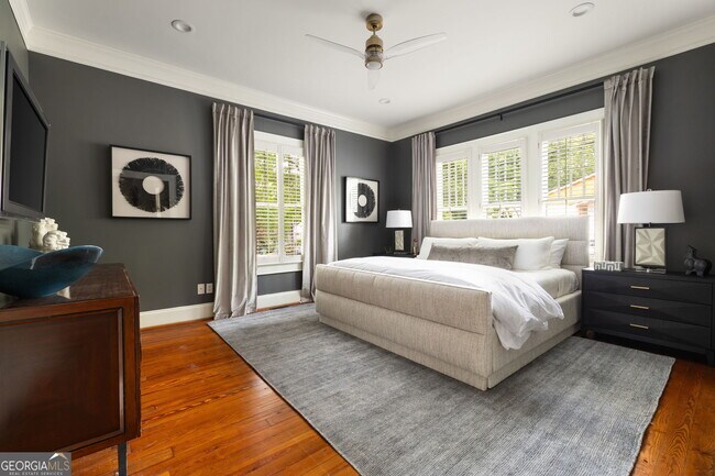 Building Photo - 28 Clay St SE