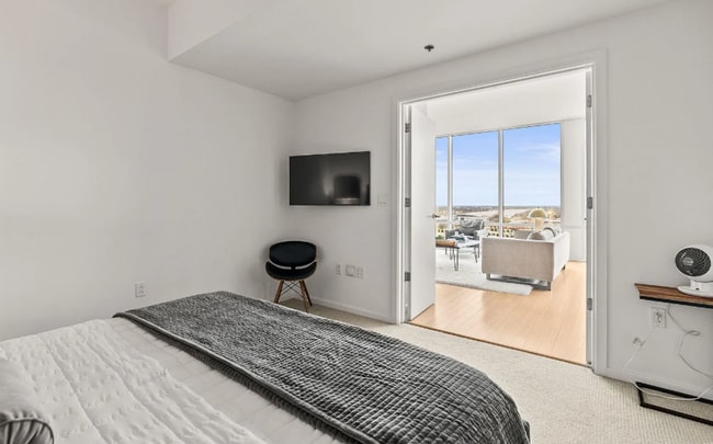Building Photo - River Market Tower - Unit 1407