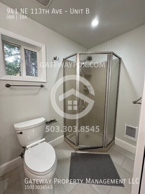 Building Photo - 941 NE 113th Ave