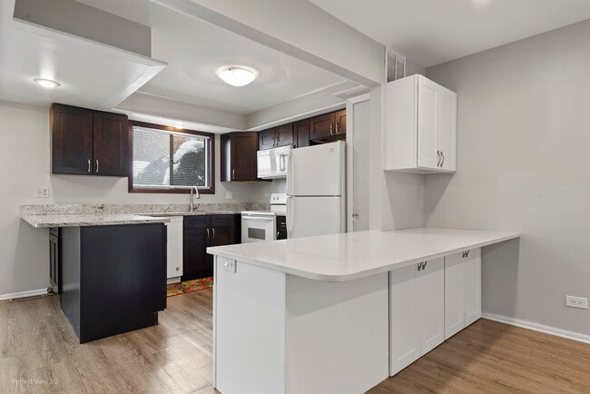 Building Photo - 1750 Henley St