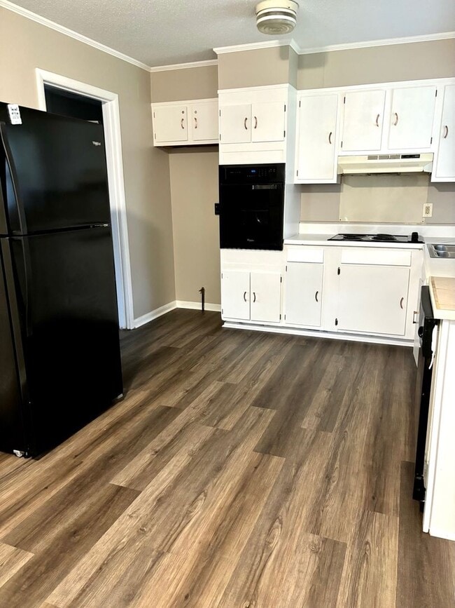 Building Photo - 01735