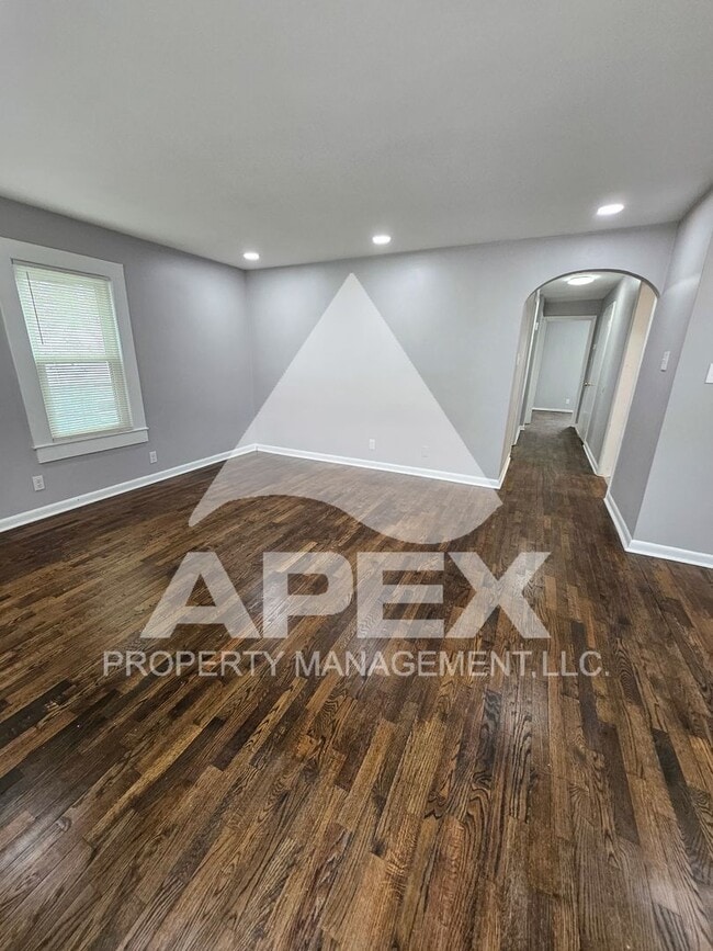 Building Photo - Craftsman Style 2 Bd 1 Ba Single Family Home w/Bonus rm & Garage in North Knox!