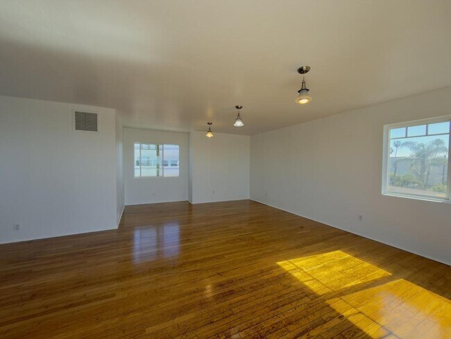 Building Photo - 731 Beryl St