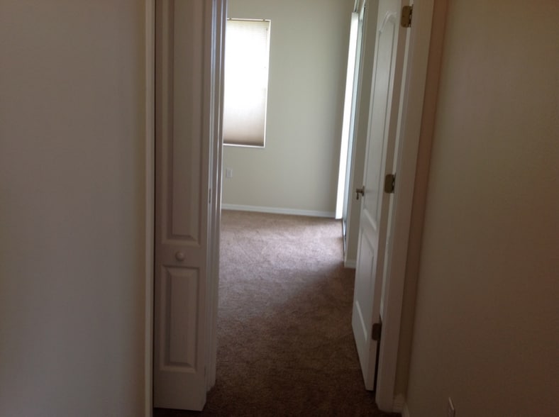 Building Photo - 2533 Stanhope Dr