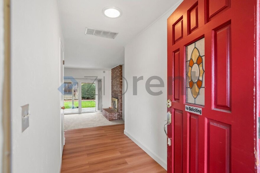 Building Photo - 5063 Maitland Dr