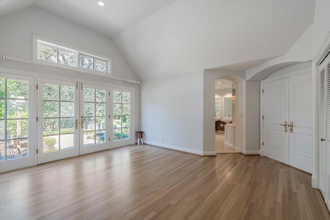 Building Photo - Stunning Los Altos Hills Estate